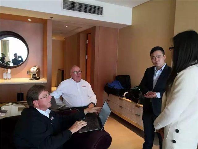 Stoner團(tuán)隊(duì)與廣東博皓團(tuán)隊(duì)一齊探討脫模劑新產(chǎn)品市場(chǎng)應(yīng)用-1